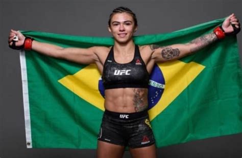 Claudia Gadelha Nude And Onlyfans Photos